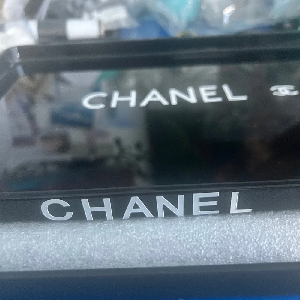 Black acrylic tray white letters - Picture 5 of 5